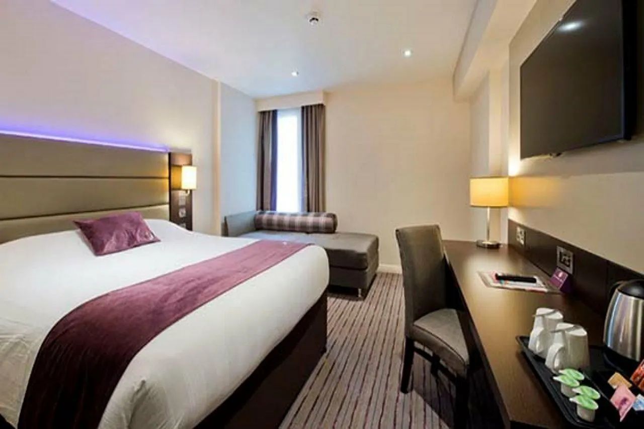 Premier Inn Southwark Borough High St Londen